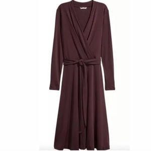 H & M  Maroon woman long sleeve crepe  dress